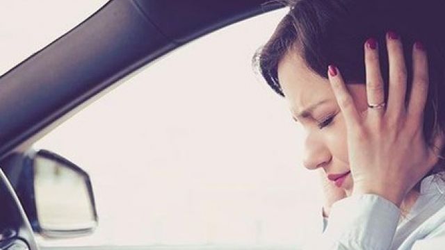 Ô tô bị rung và ồn: Nguyên nhân phổ biến, khắc phục triệt để