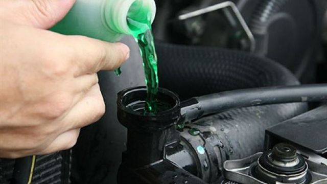 Vì sao xe ô tô bị hao nước làm mát?